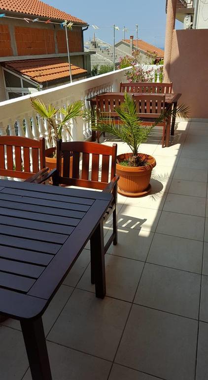Apartments Alissa Хвар Екстериор снимка